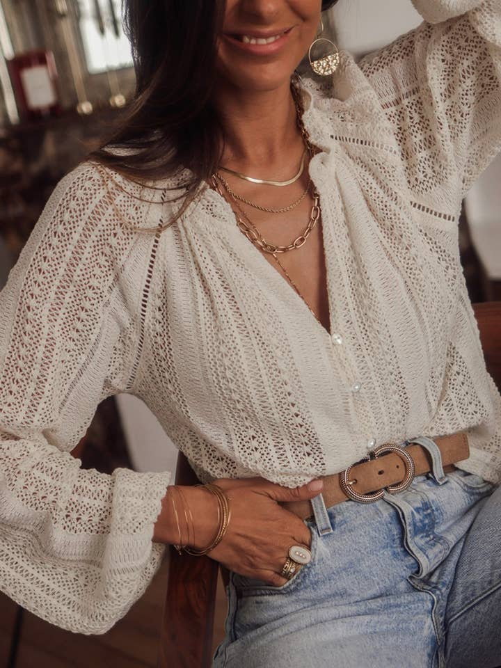 Blusa tipo suéter de punto con cuello en V y botones de encaje de ganchillo para venta al por mayor de EG fashion