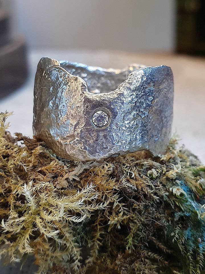 Morrigan Faerie-ring in kubieke zirkonia voor wholesale door Caroline Stokesberry-Lee Jewellery Design
