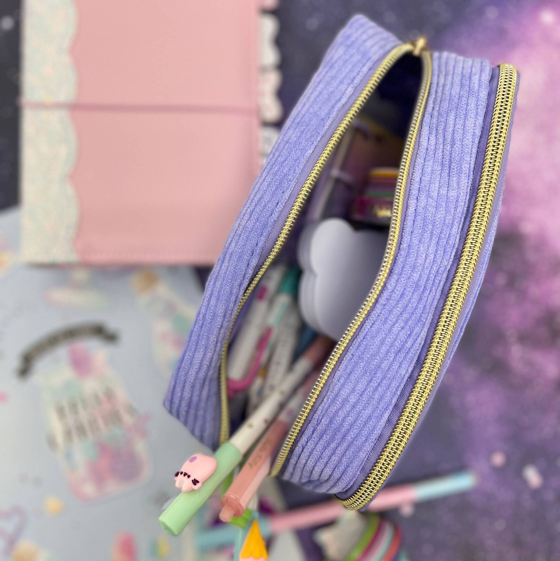 zizi&me - Wholesale Pencil Case/Pouch - Corduroy ITA pouch with clear vinyl window to display pins2