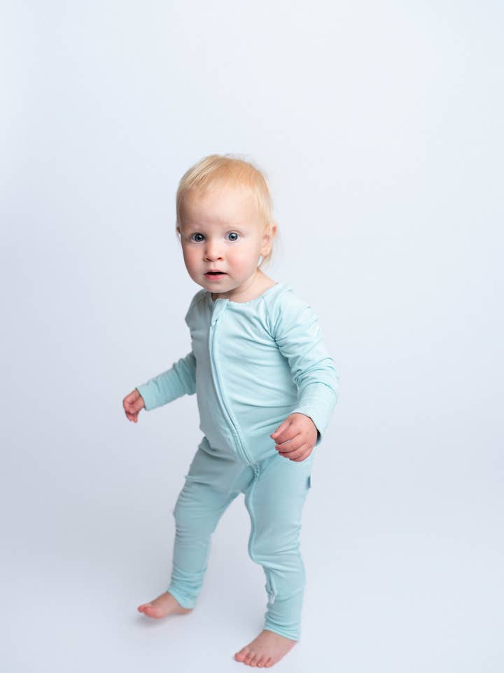 Fermeture éclair et rabat - Bleu arctique pour la vente par Bambaroo