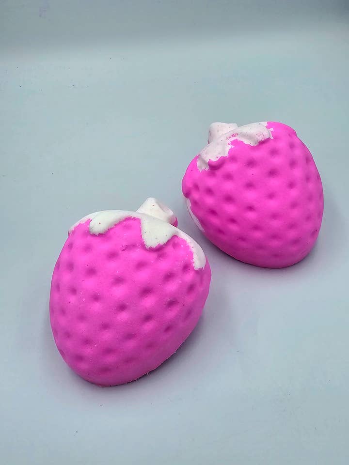 Strawberry bath bombs Strawberry Cream for wholesale by Glamfizz