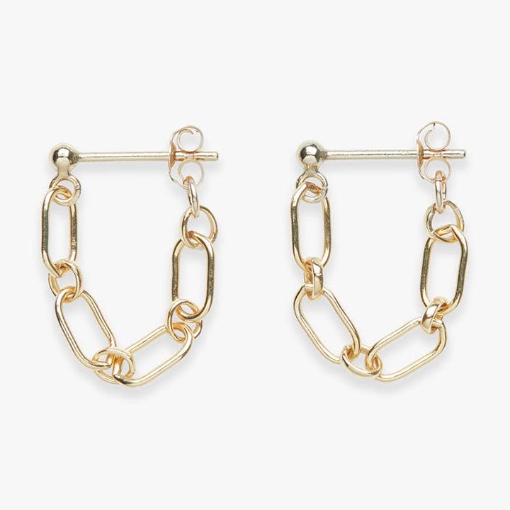 Boucle d’oreille à chaîne avec clou plaqué or 14 carats pour la vente par Koi Atelier