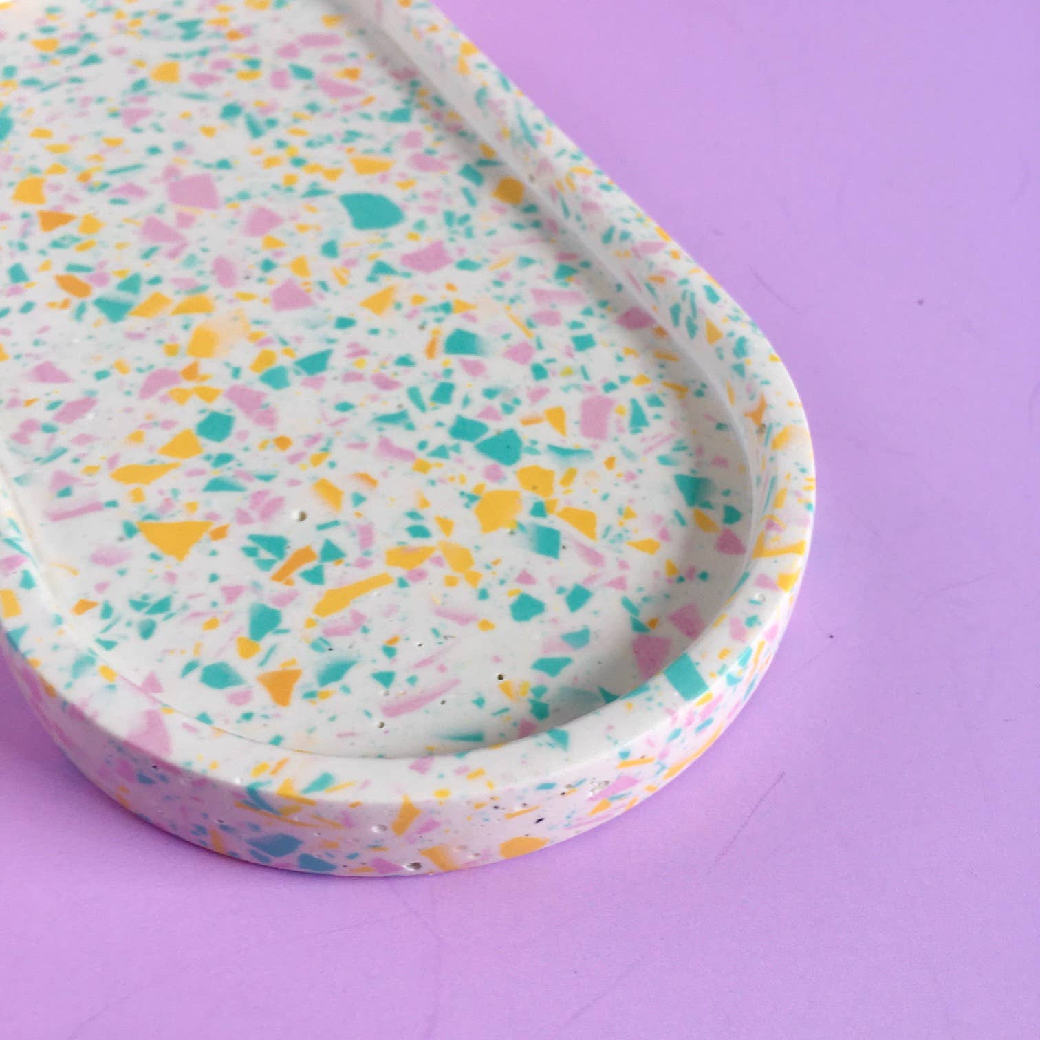 Rosie Glow – wholesale Decorative tray – Oval Terrazzo Tray5