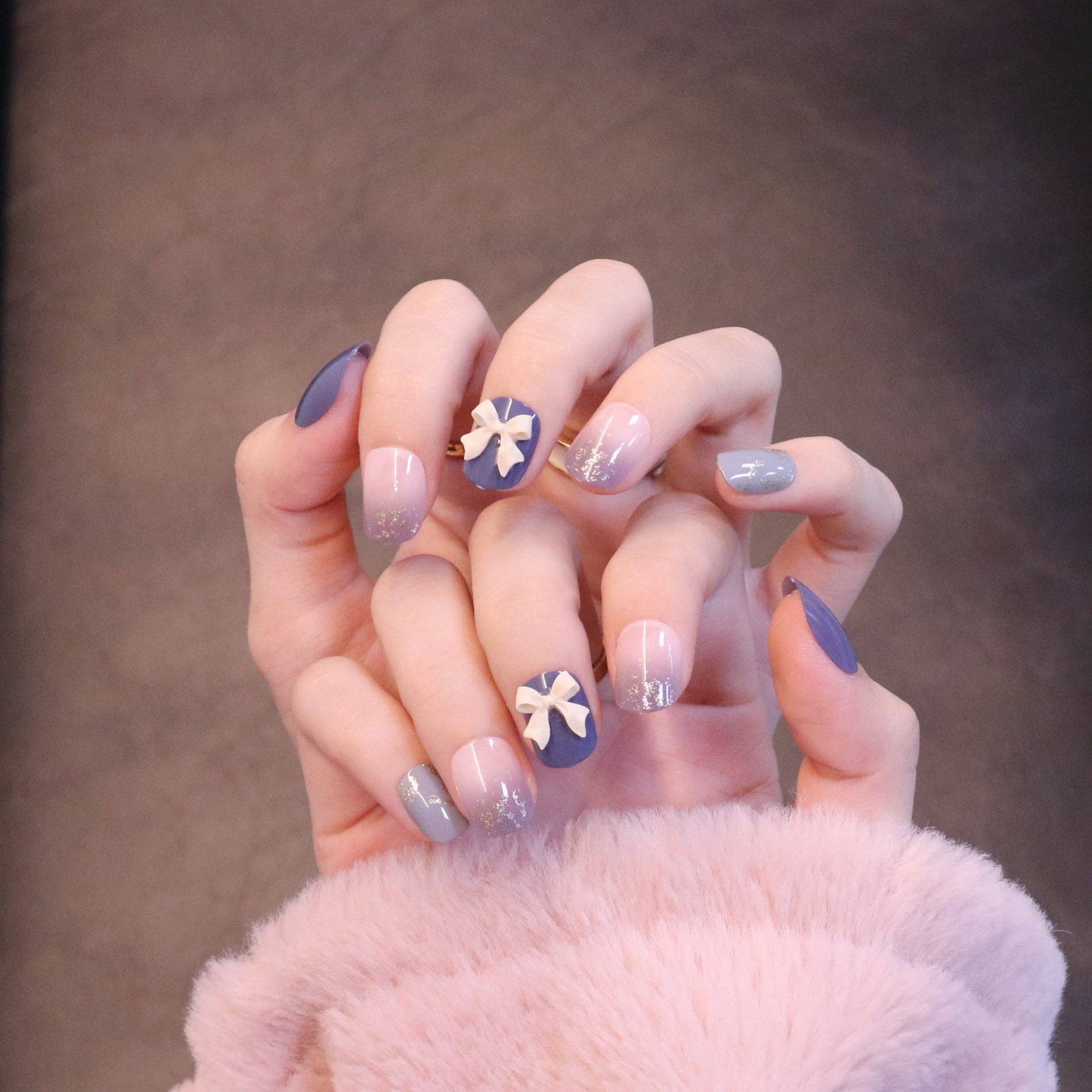 Molti colori Chiodi corti quadrati ovali viola a pressione con ciondolo a forma di fiocco in vendita all'ingrosso su Faire4