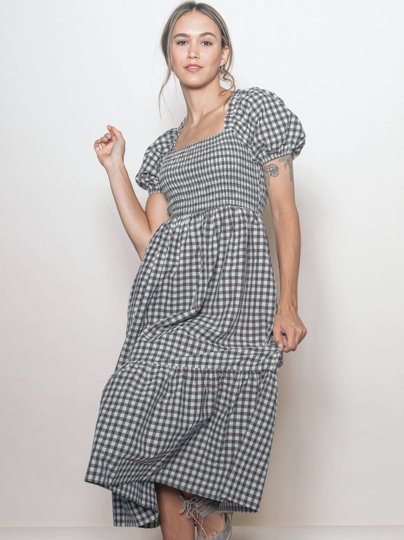 Elloh Collection - Wholesale Dress - Women's - Gingham Puff Sleeves Smocked Chest Midi Dress with Pockets17