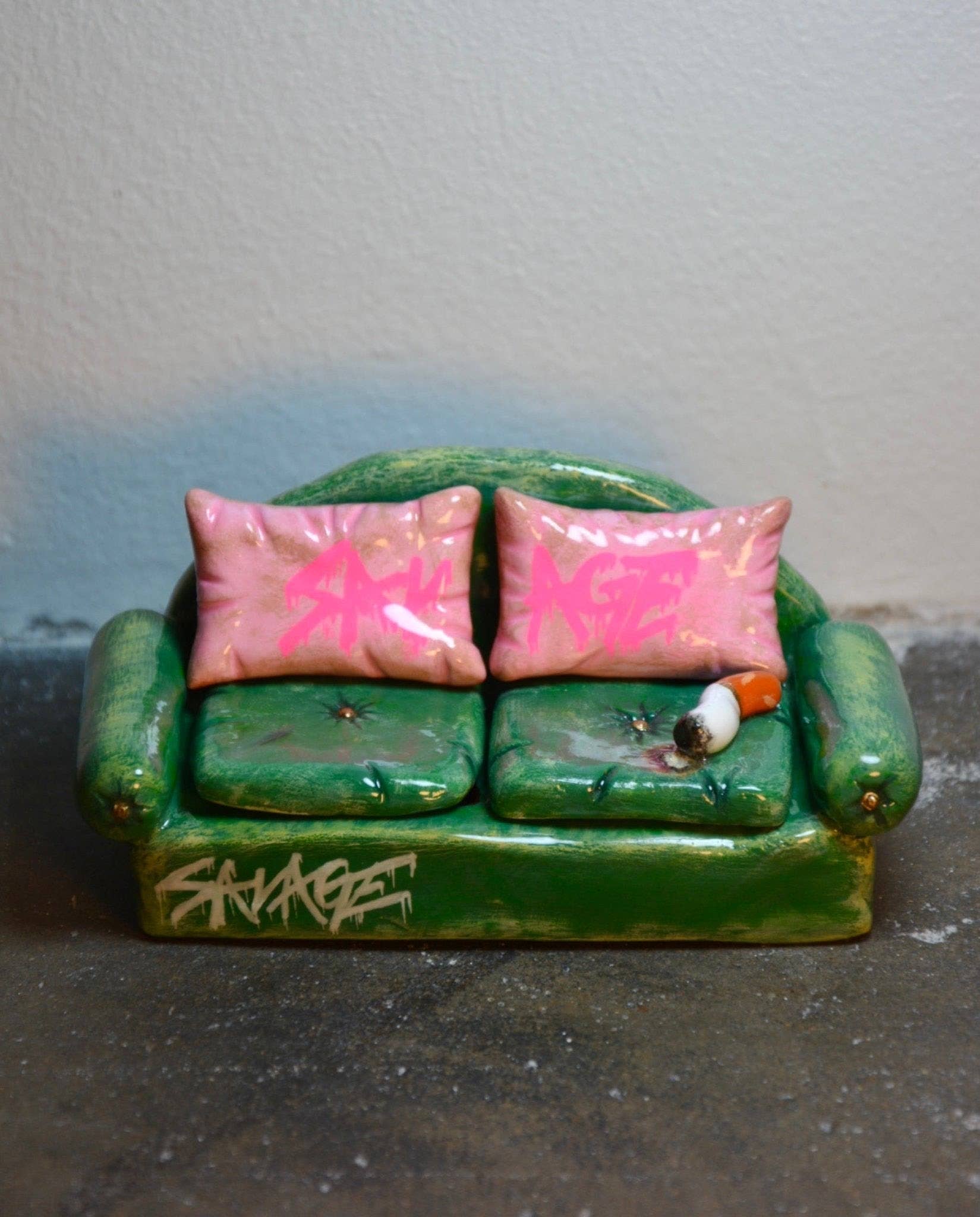 House of Savage - Wholesale Sculpture - SAVAGE GRAFFITI COUCH6