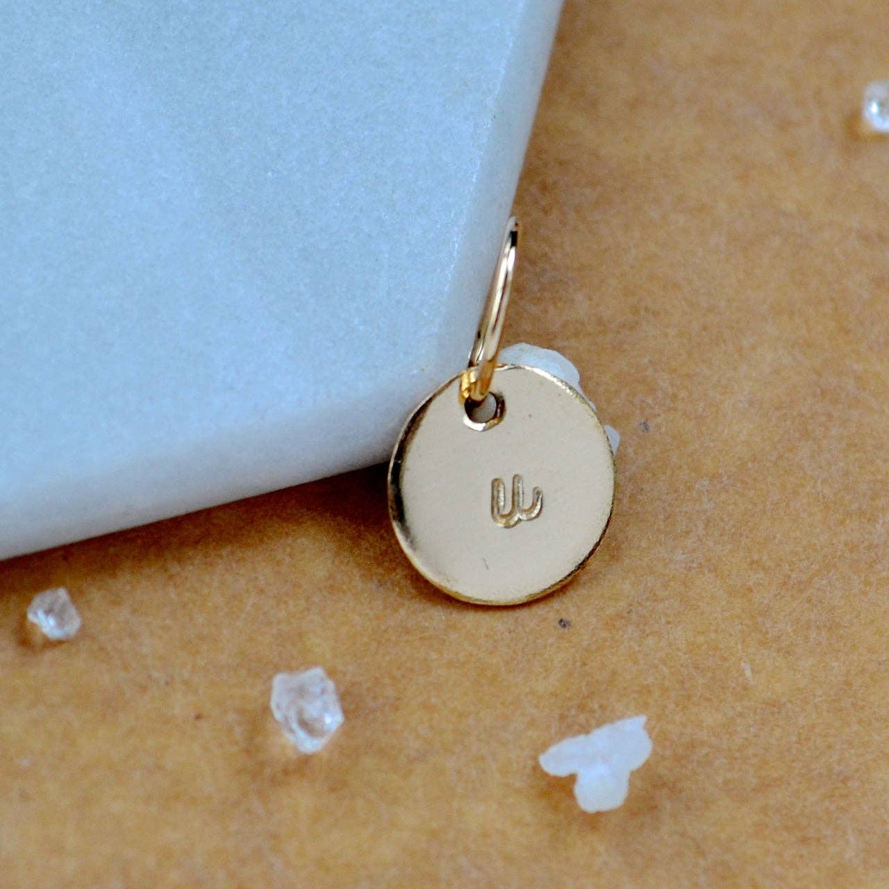 Foamy Wader - Venta al por mayor Abalorios/colgantes individuales - Set de abalorios con letra cursiva en minúscula, con letra cursiva, triple metal68