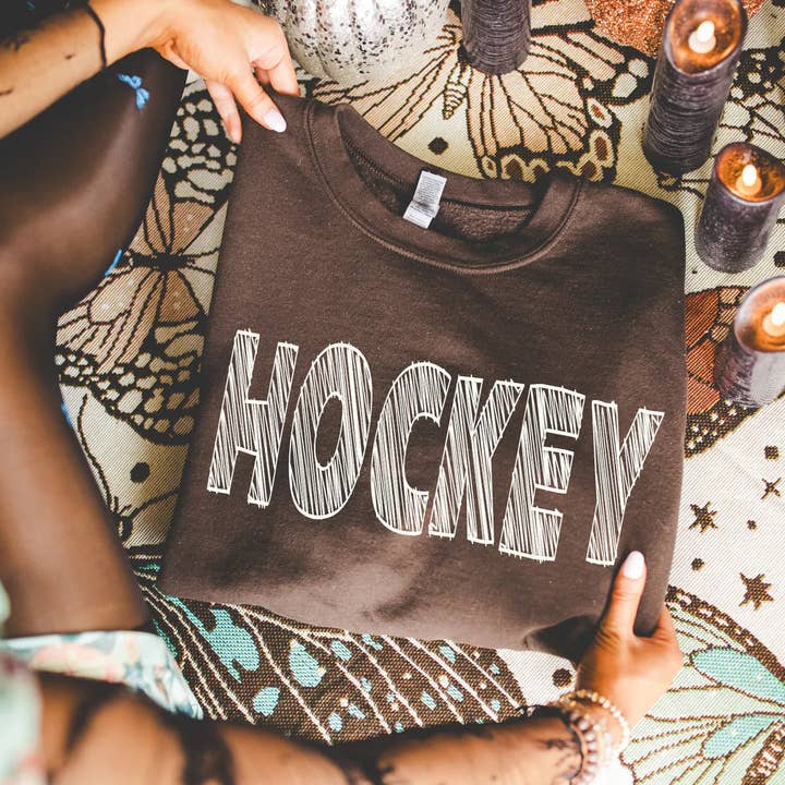 Sweat-shirt à gribouillis de hockey pour la vente par ZZ Threadz