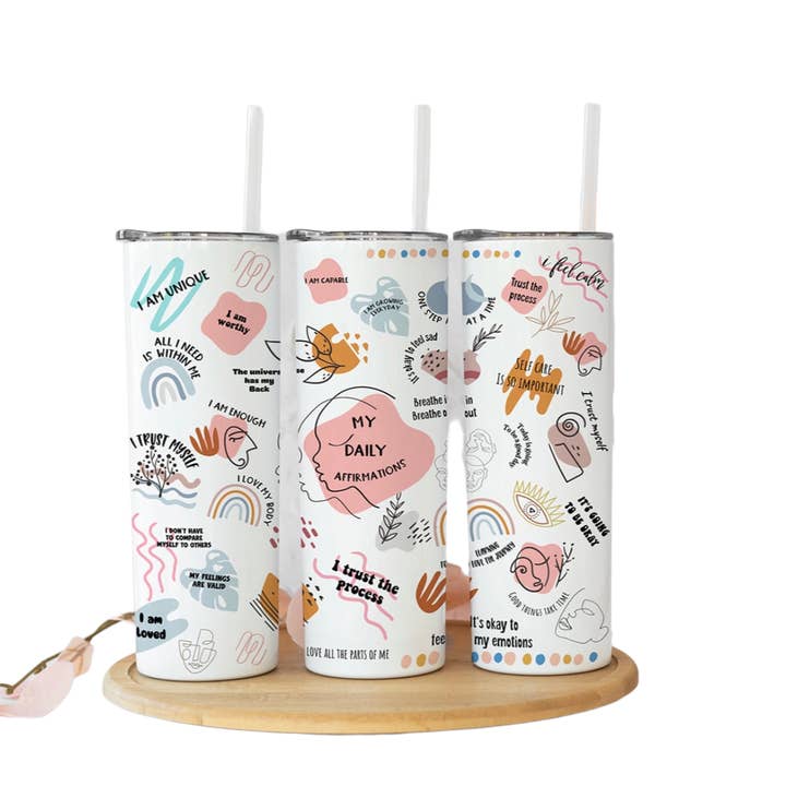 Affirmations quotidiennes Santé mentale 20
Gobelet Oz pour la vente par Perfectly Diverse Trendz, LLC