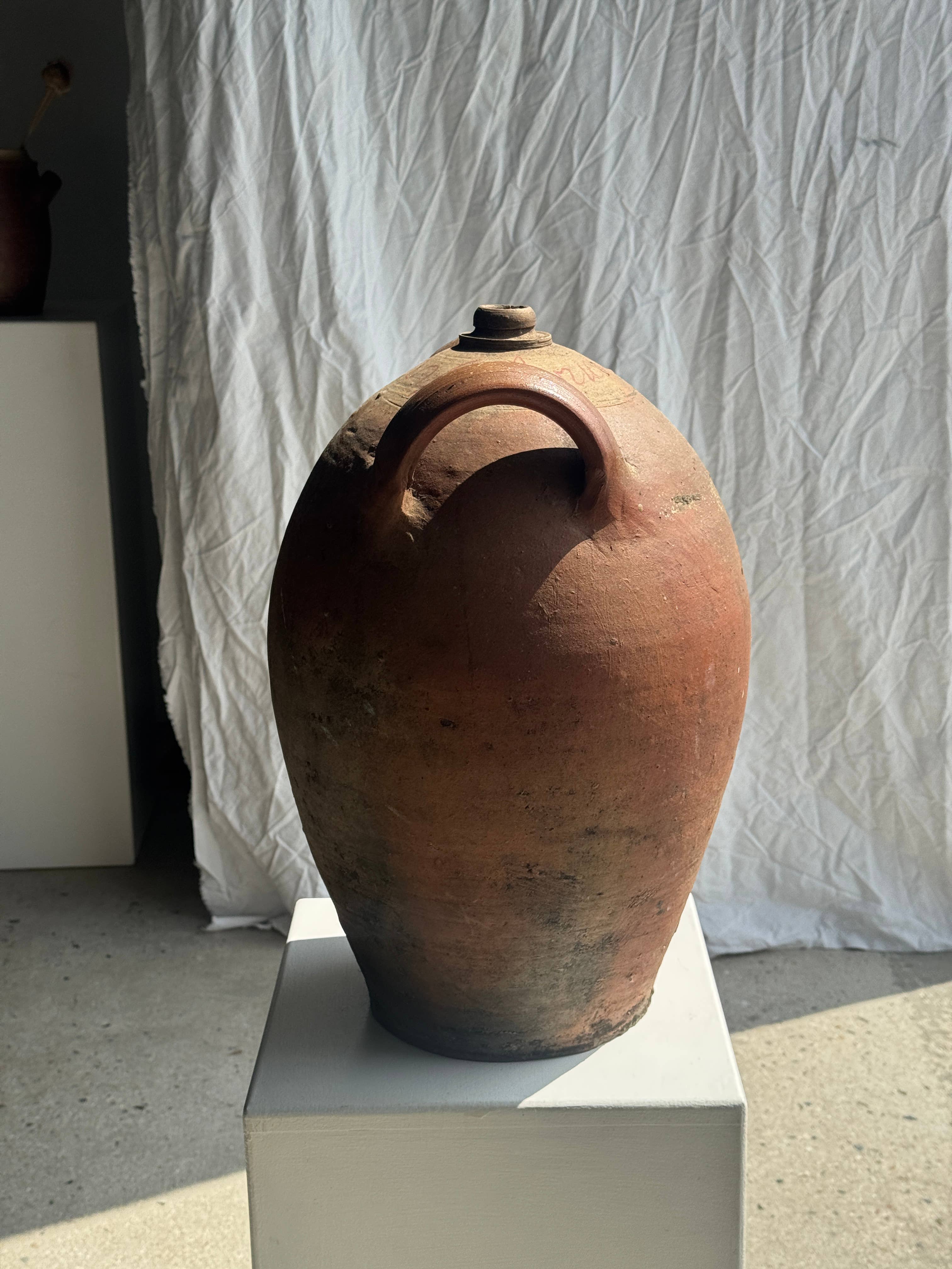 Office Objets - Vendita all'ingrosso Vasi - Grande anfora per brandy di prugna H50 x D28 cm4