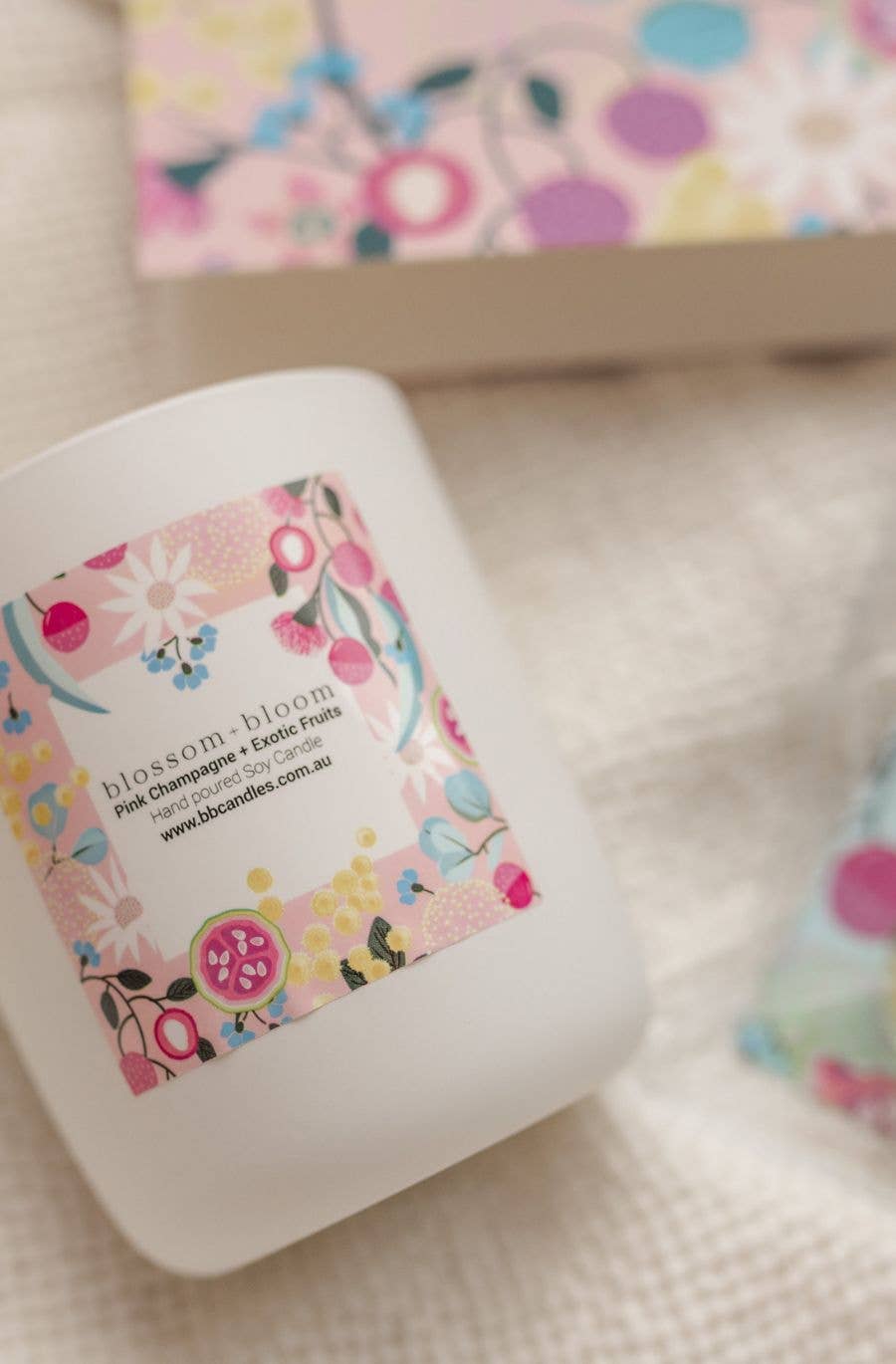 Blossom and Bloom - Wholesale Jar/Filled Candle - Pink Champagne + Exotic Fruits - Small 220 g2