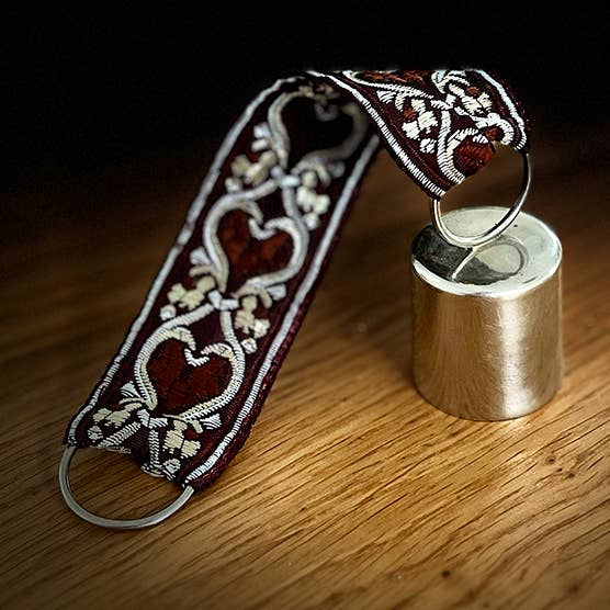 Snuffer in Alpaca Heart for wholesale by Santa Luz Candles