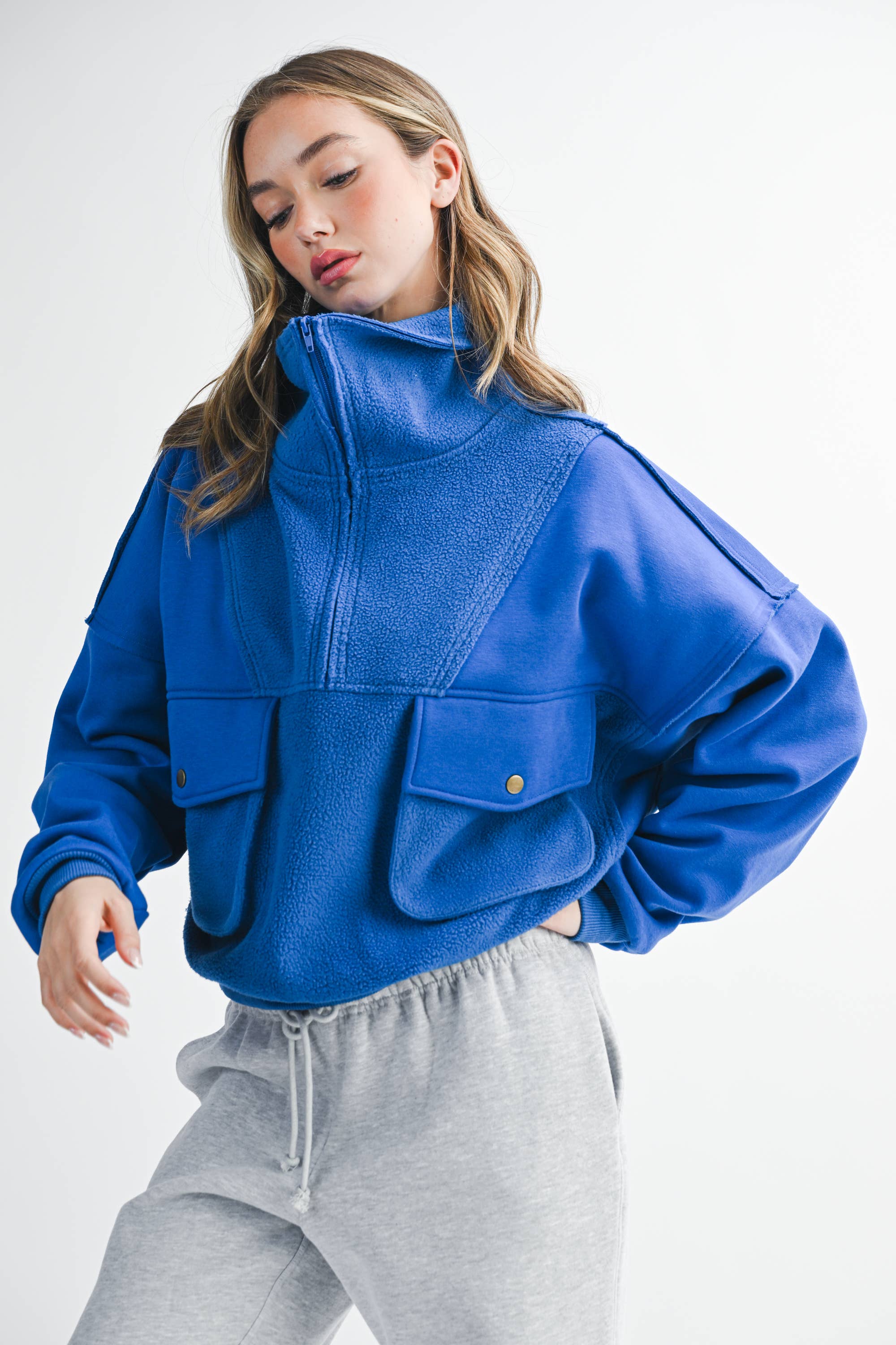 AEMI + CO – Großhandel Strickpullover – Damen – 525AK Carter Pullover von AEMI + CO23