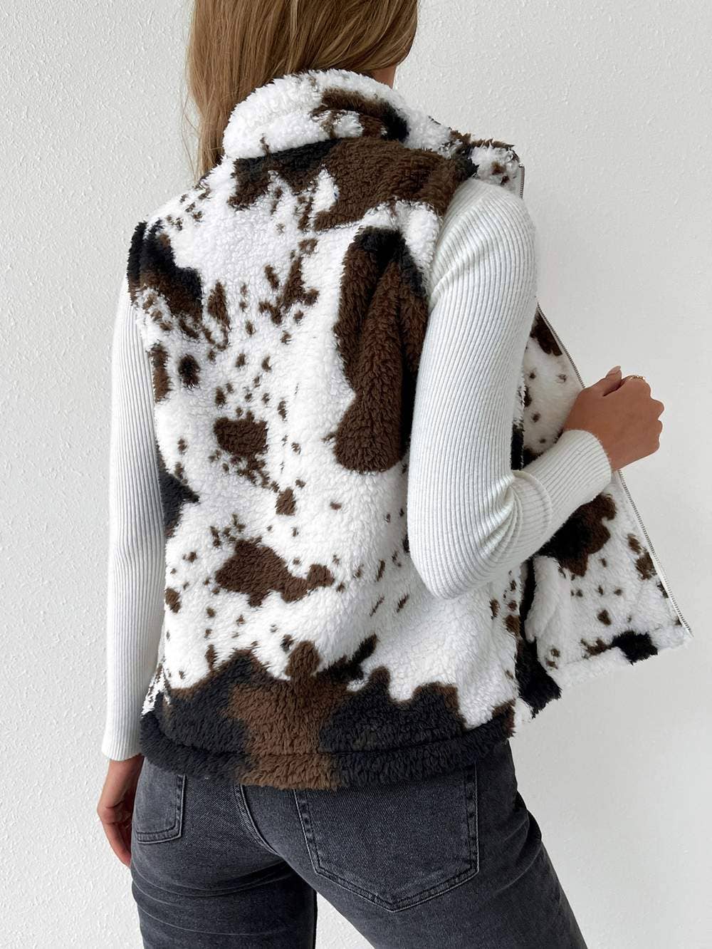 MULTICOLOR Cow Print Fleece Zip Vest Winter Sleeveless Sherpa Gilet for wholesale on Faire6