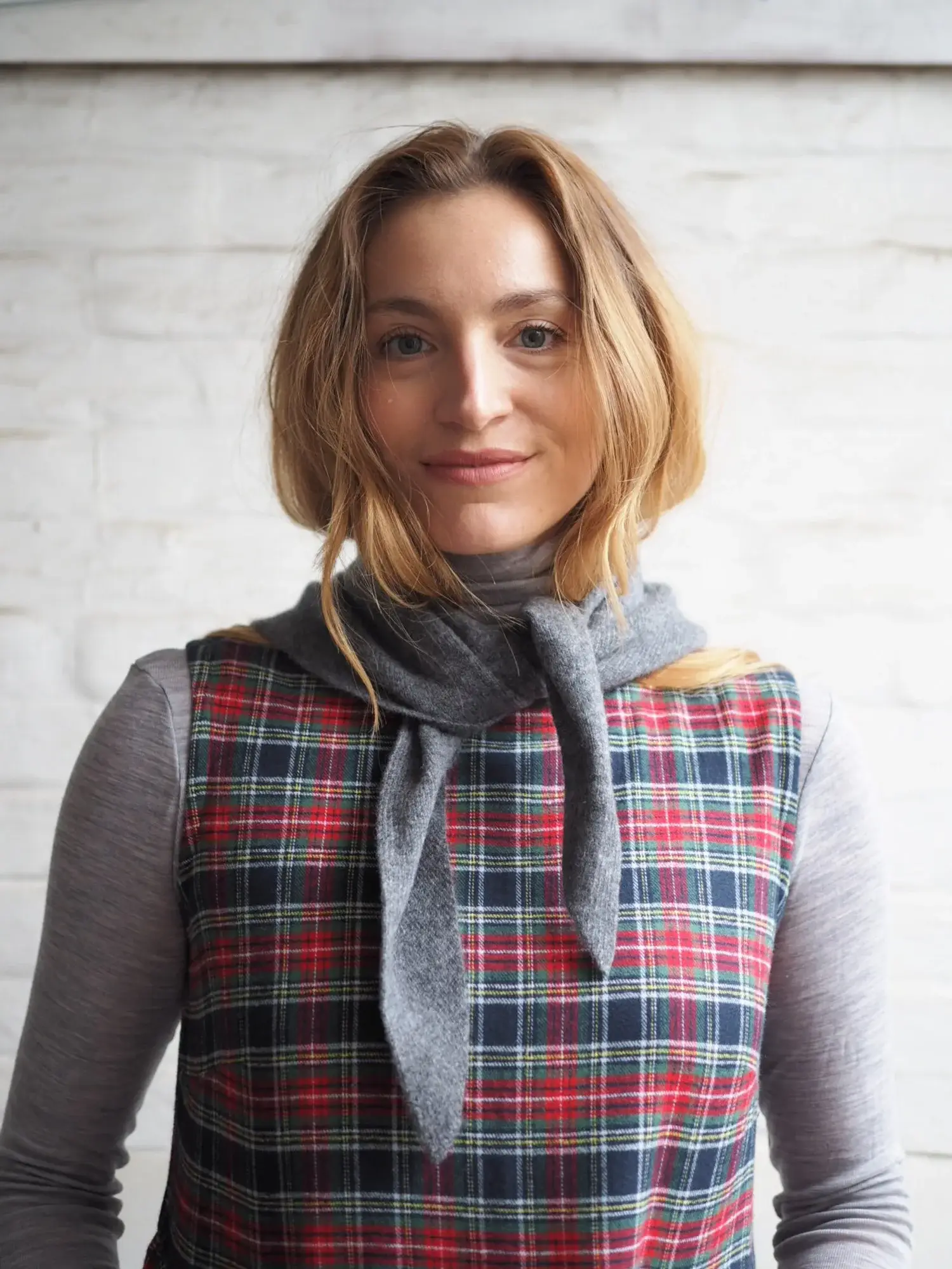 Roake Studio – wholesale Scarf – Women's – Merino Wool Triangle Scarf6