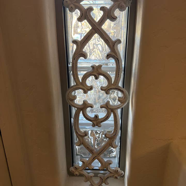 Decorazione da parete in ghisa ~ SPEDIZIONE OGGI! per la vendita all'ingrosso da parte di Serenity Collective