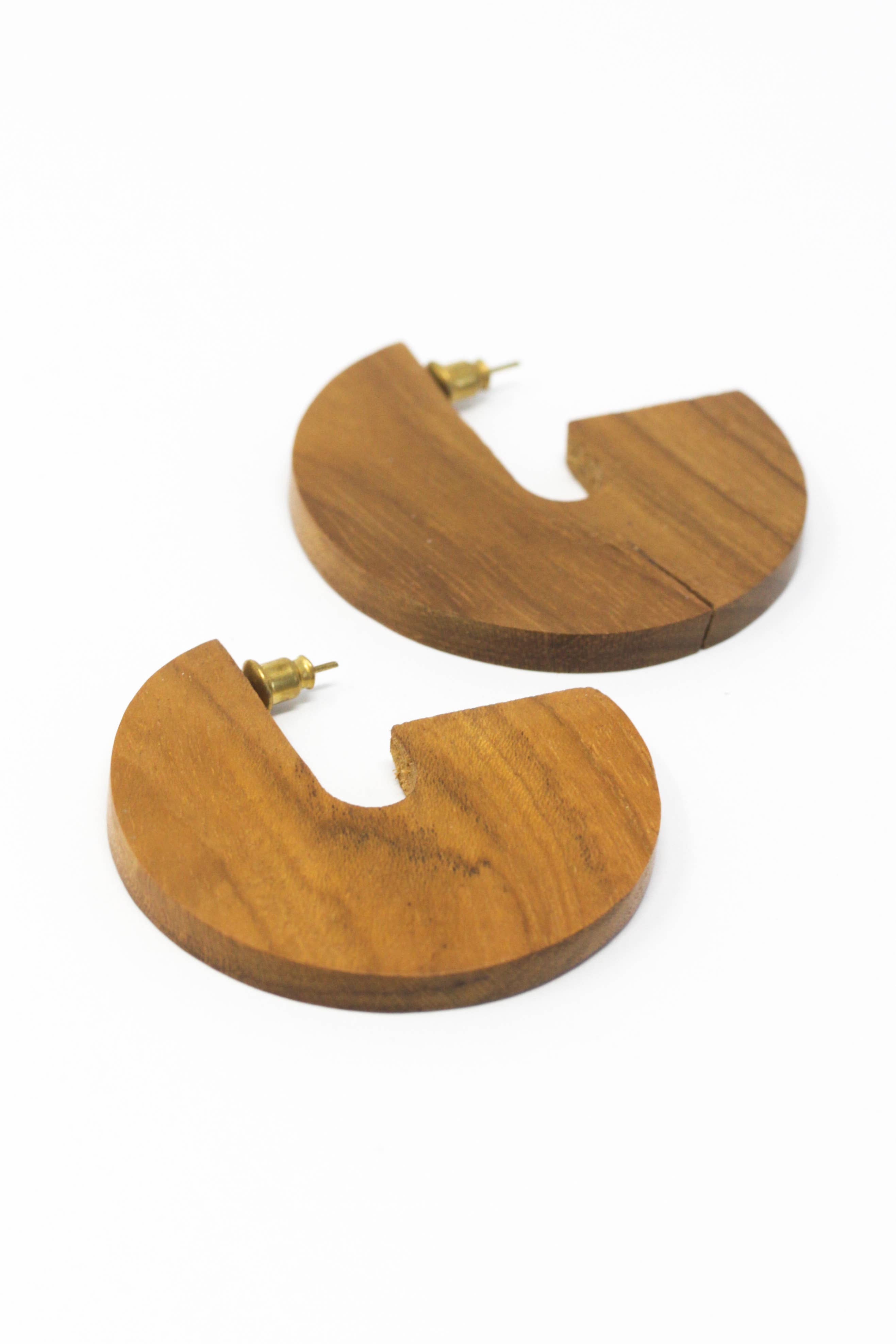 Rover & Kin - Wholesale Dangle Earrings - Wood Disc Earrings - Teak Wood1