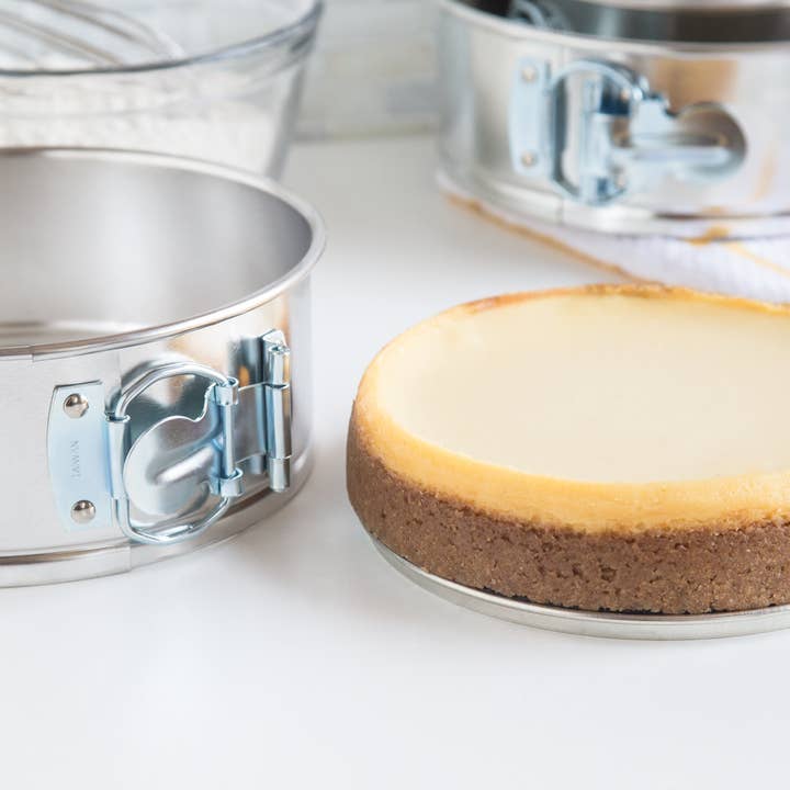 Fox Run Brands - Wholesale Cake tin - Fox Run Mini Springform Pan Set, Tin-Plated Steel, 3-Piece2