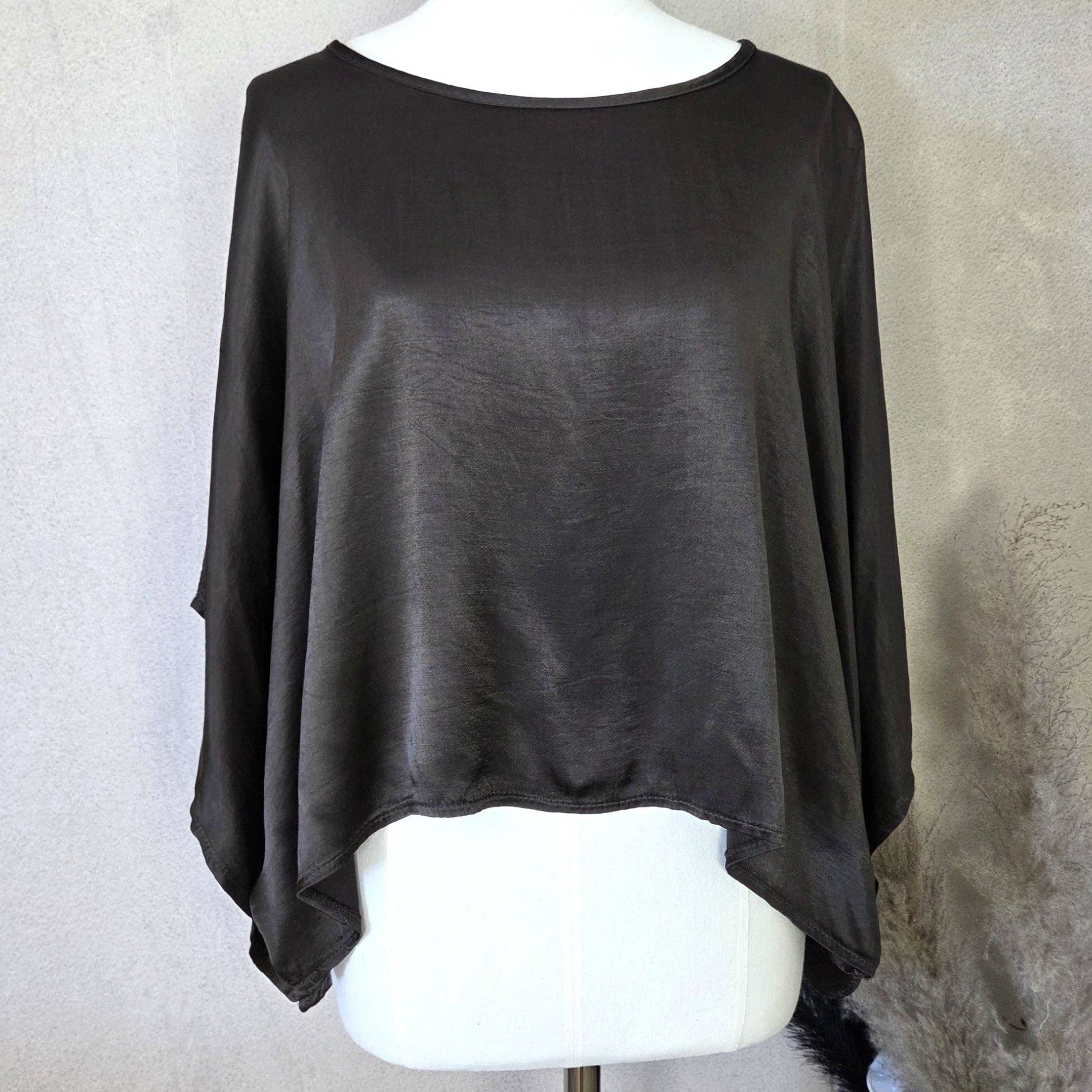 Tempest Designs – wholesale Blouse – Women’s – Short satin batwing style boxy top1