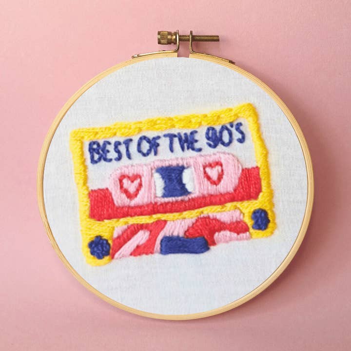 Kit de broderie Best of the 90's Mixtape by Limistic pour la vente par Mellow