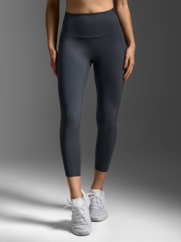 Form Stash Hi-Rise Compression 7/8 Tights with Pockets #5 for wholesale by 2XU Canada