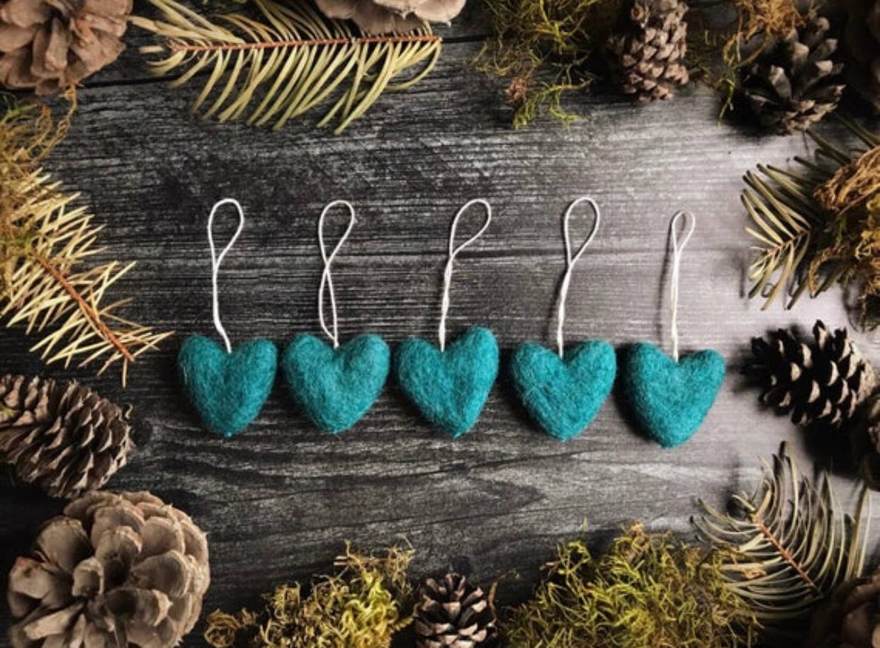 House of Moss – Großhandel Verzierung – Mini-anhänger Herz aus gefilzter Wolle3