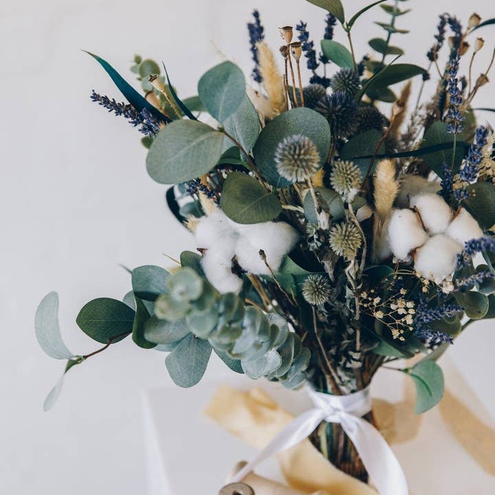 Hidden Botanics - Venta al por mayor Flores artificiales - Ramo de novia con flores secas y artificiales, verde oscuro y blanco, número 23