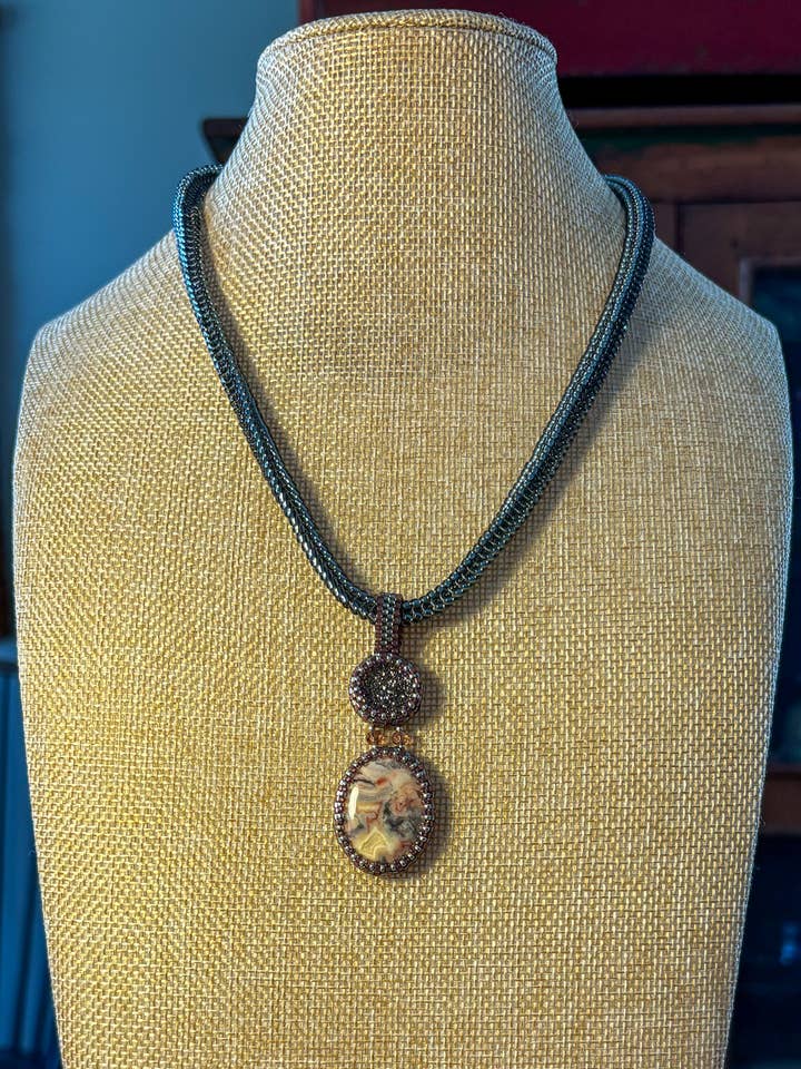 Colar com Pendentes de Ágata Crazy Lace e Drusa com Contas por atacado de Two Snowy Egrets