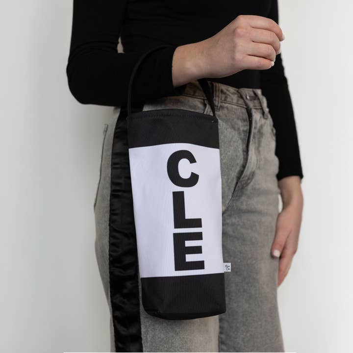 Anne Cate - Vente Sacs pour bouteilles de vin - Sac à vin en toile CLE (Cleveland) City Abréviation1