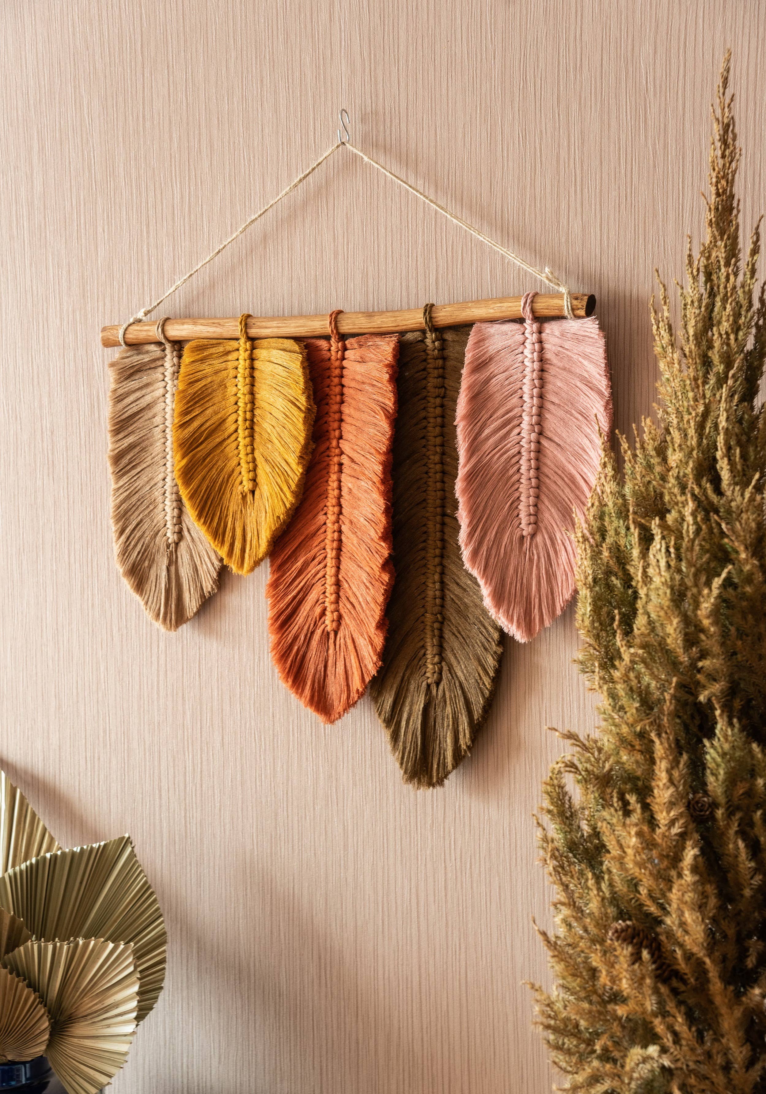 HeartCrafted - Wholesale Decorative Tassel/Wall Drop - Feather Macrame Wall Hanging L0410