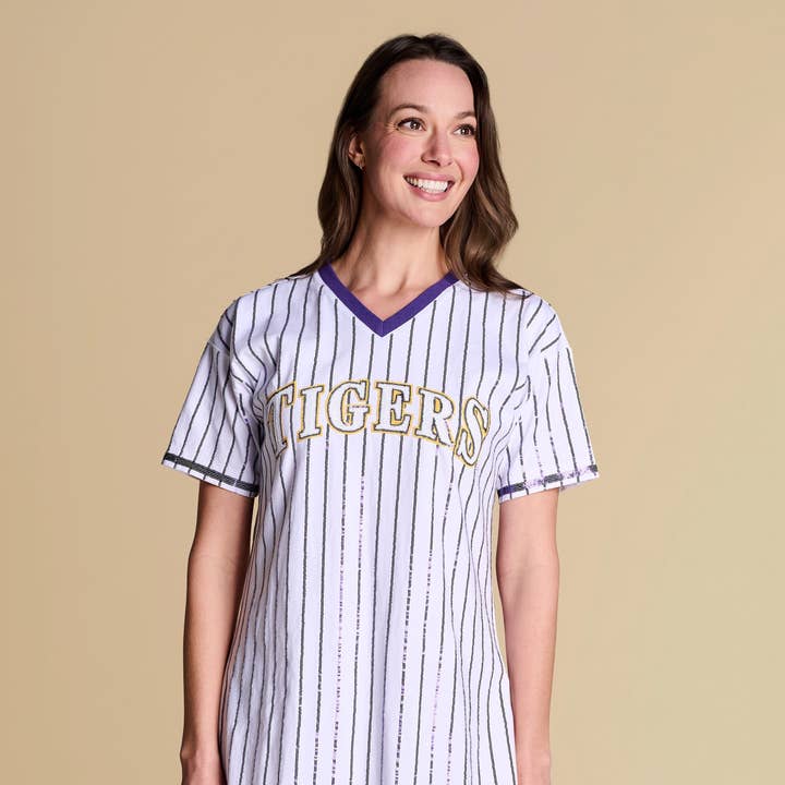 De Shortstop T-Shirt Jurk | LSU voor wholesale door Stewart Simmons