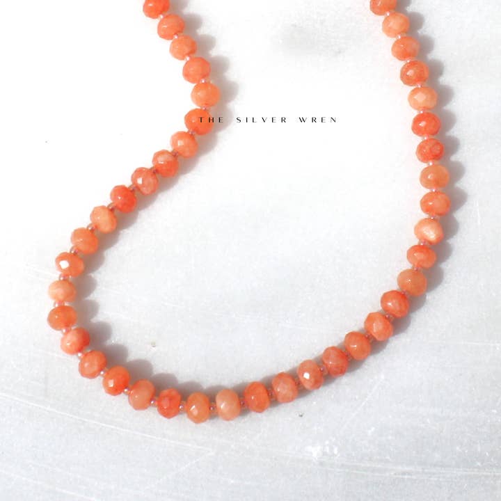 Collier en perles bonbon mandarine, tendance mode été pour femmes pour la vente par The Silver Wren