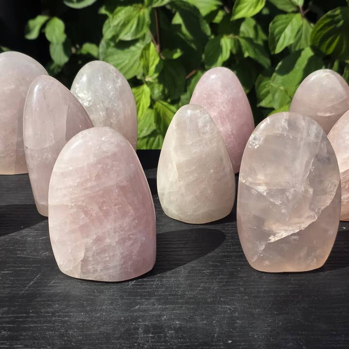 Distinction Crystals – wholesale Spiritual stone/crystal – Large Rose Quartz Crystal Freeforms 300-500g3