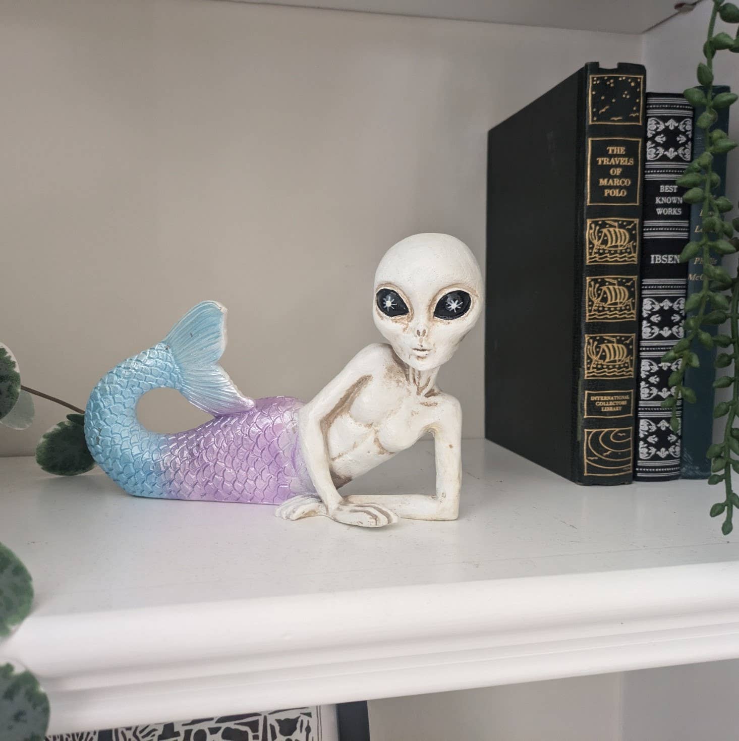 John Bernard & Company – wholesale Decorative figurine – Alien Invasion Sexy 10” Lying Mermaid Alien Statue Mermalien4