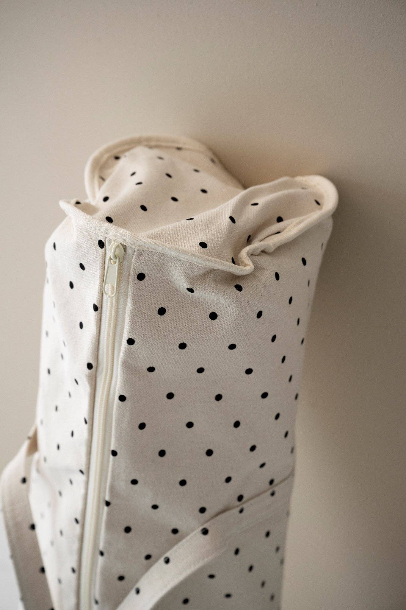 moshi moshi mind – Bolsa de ioga por atacado – Bolsa para tapete de yoga com bolinhas - ecru e preto6