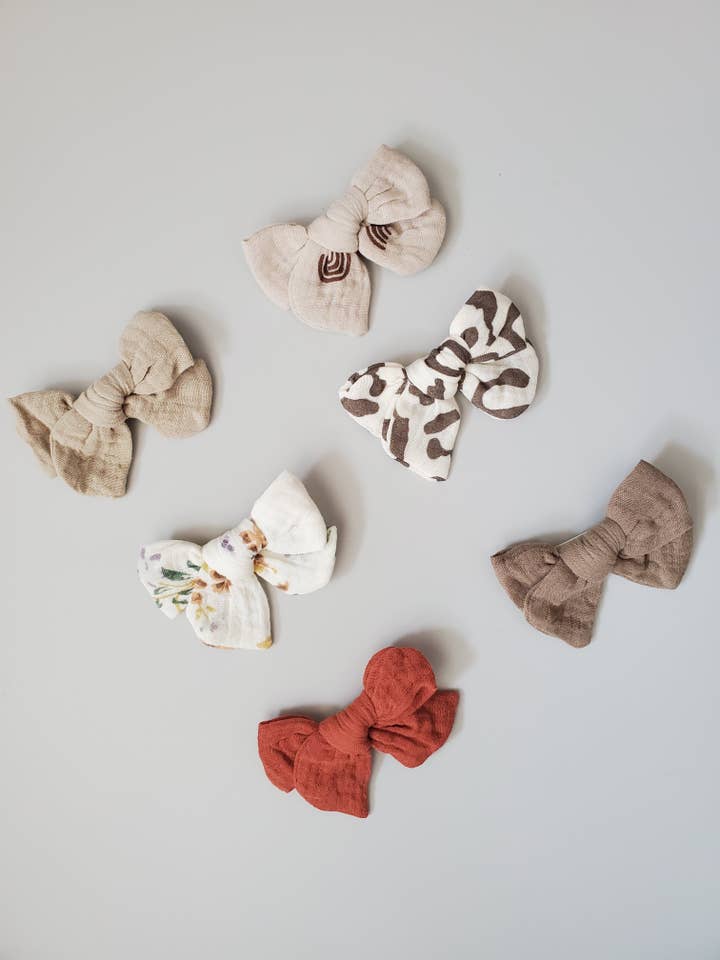 BARRETTE À CHEVEUX DISPONIBLE DANS DE NOMBREUSES COULEURS 😍 pour la vente par Nunubebe