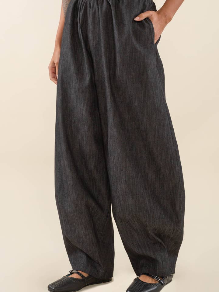 Noir Pantalon lanterne long en jean en coton mélangé en vente sur Faire2