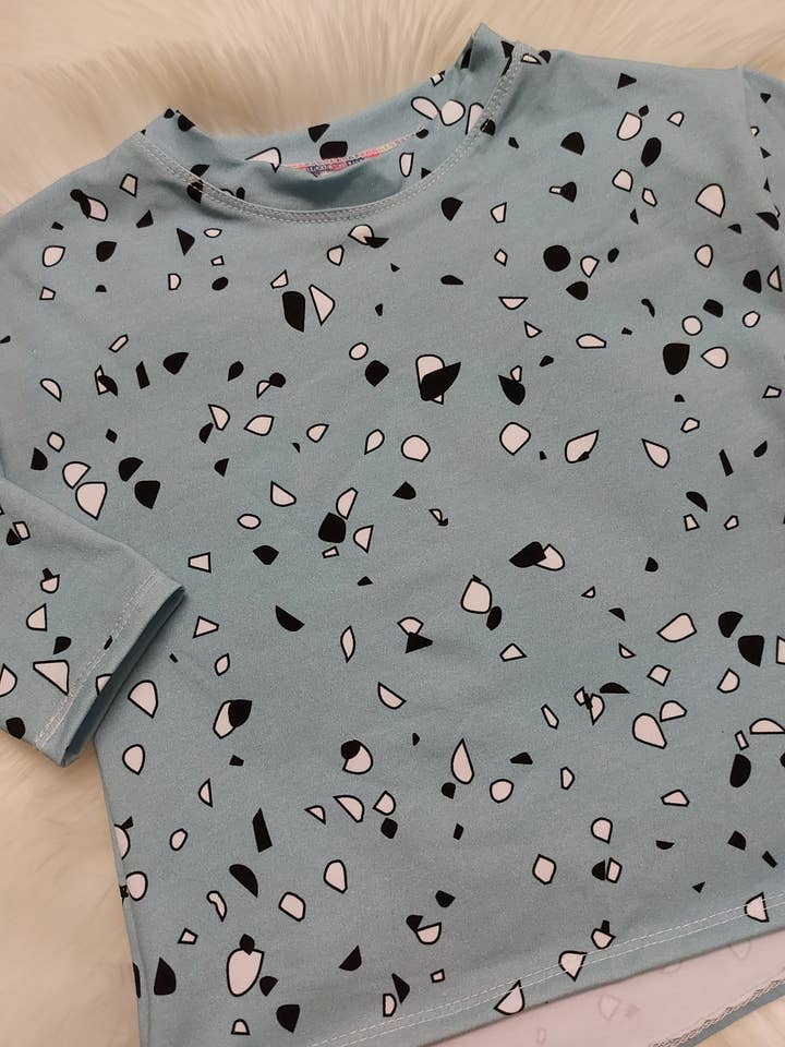 Haut à manches longues bleu coquille d'oeuf pour la vente par Bespoke by Howley