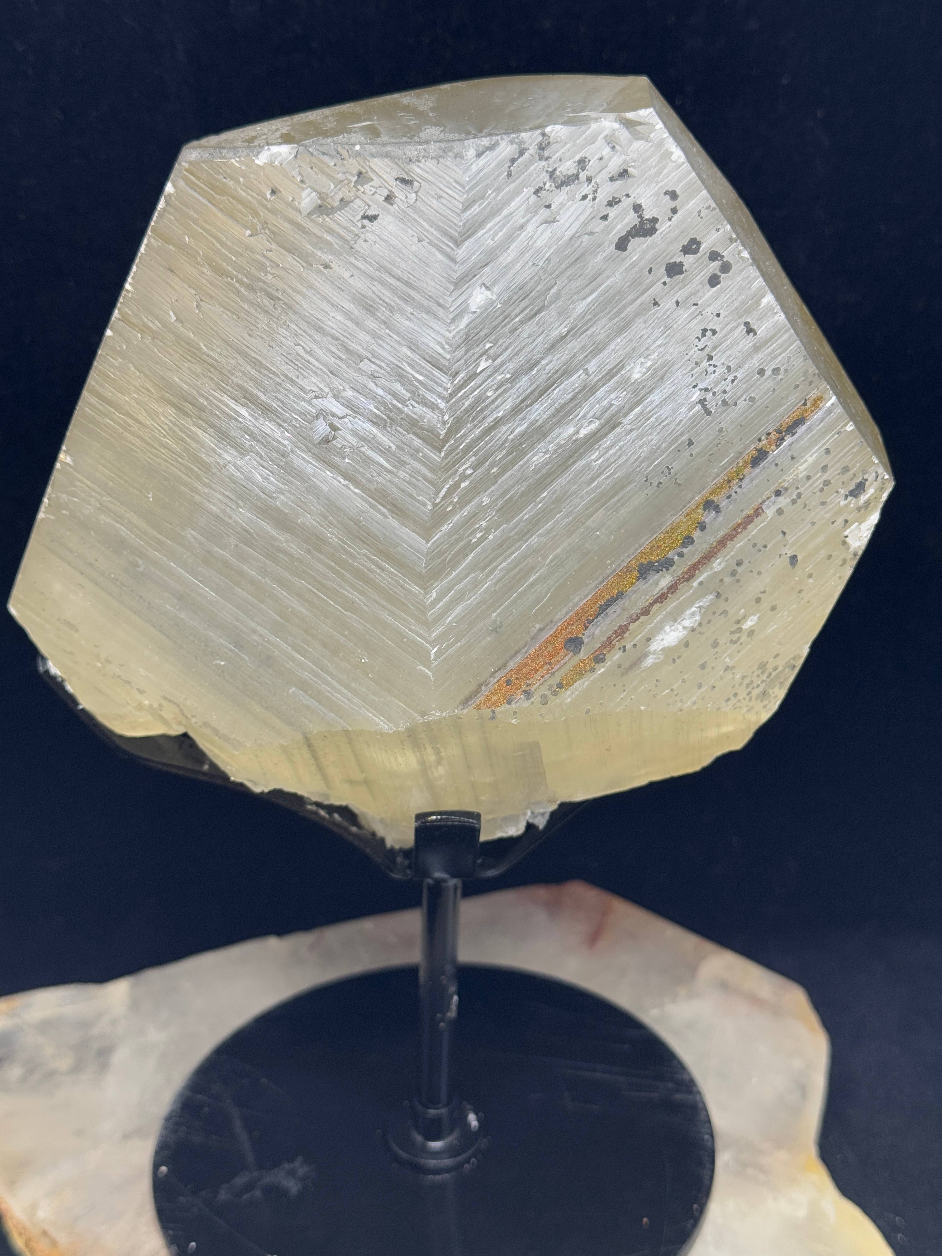 The 7 Directions - Wholesale Spiritual Stone/Crystal - UV reactive calcite free form w/ chalcopyrite F23E14