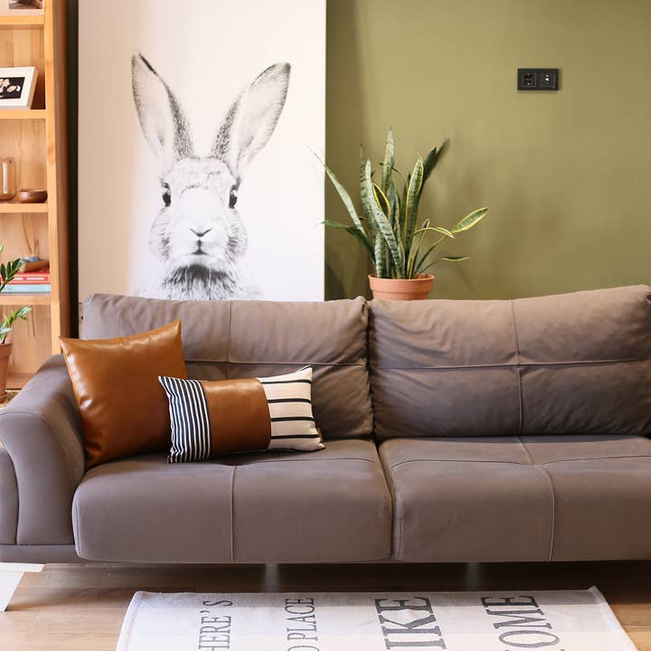 MIKE & Co. NEW YORK - Vente Coussin décoratif - Lot de 2 coussins décoratifs en similicuir végétalien brun mélangé4