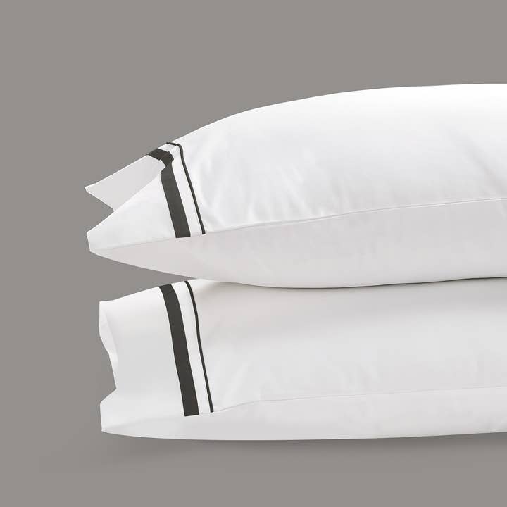 800 Thread Count Egyptian Cotton Royalton LUXE Bedding Set - Jet Black for wholesale on Faire3