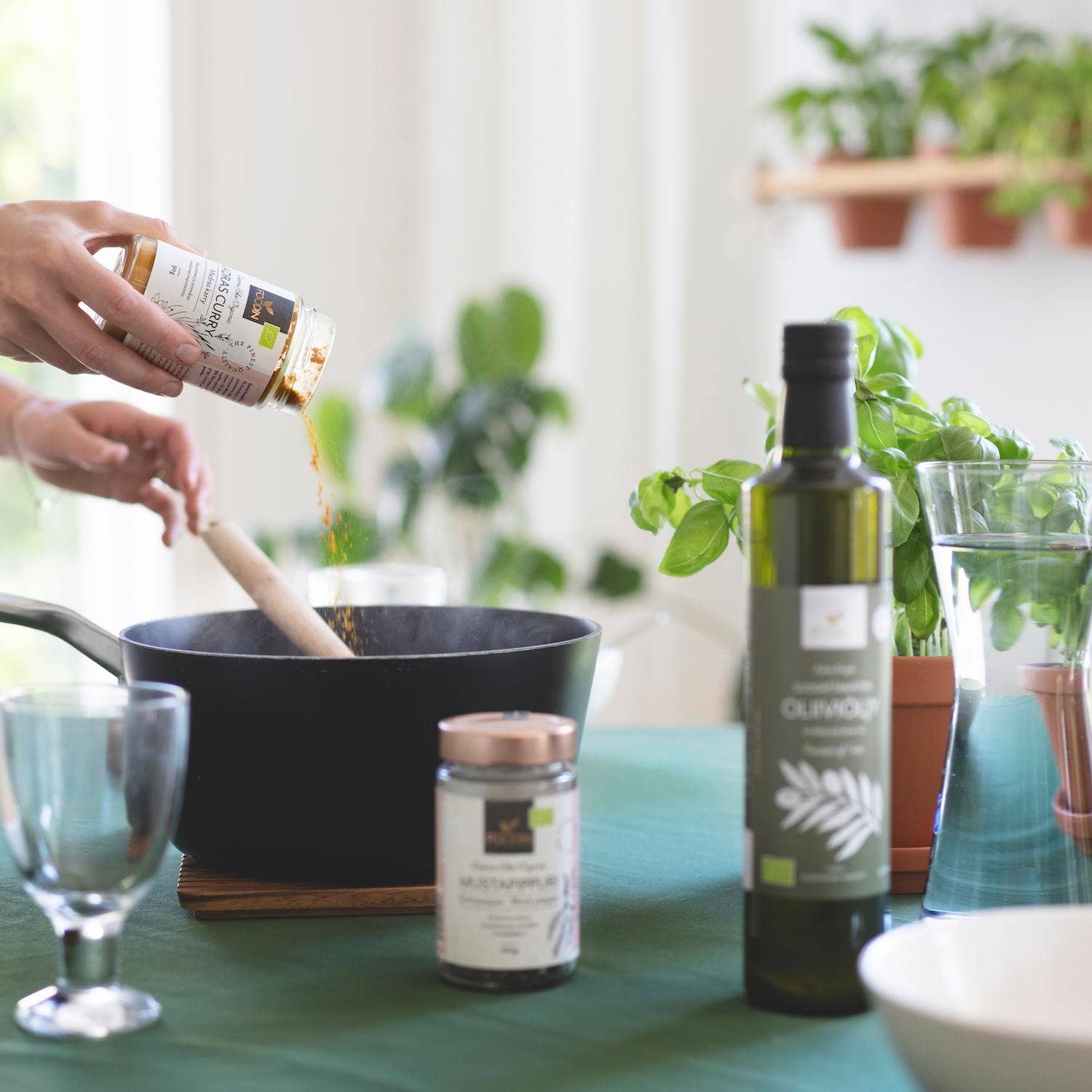 Foodin – wholesale Torkad kryddblandning – Madras curry ekologisk 25 g1