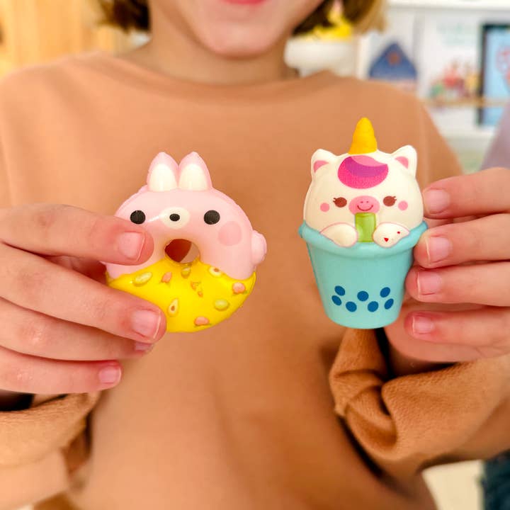 Triciclo Editores - Wholesale Squishy Toy - Kids & Baby - Squishy Donut & Shake - display of 8 bags2