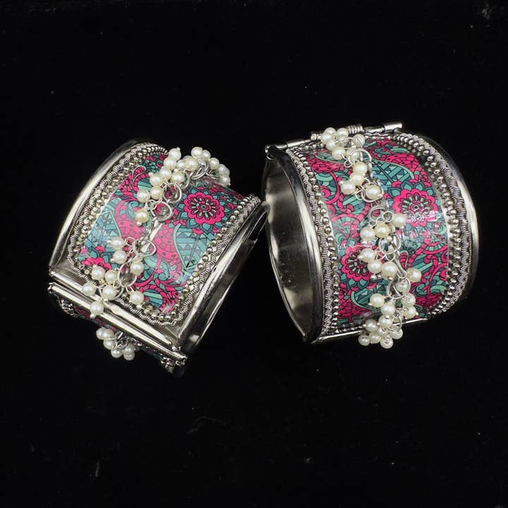 Quirky Fashions - Wholesale Jewelry Set - Set Of 5 Handprinted Openable Flower Kada Bangles