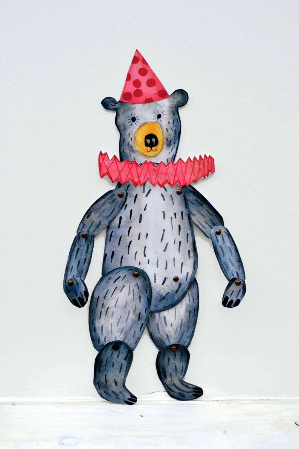 wini-tapp – wholesale DIY craft kit – Child – Cut and Make Circus Bear Puppet2