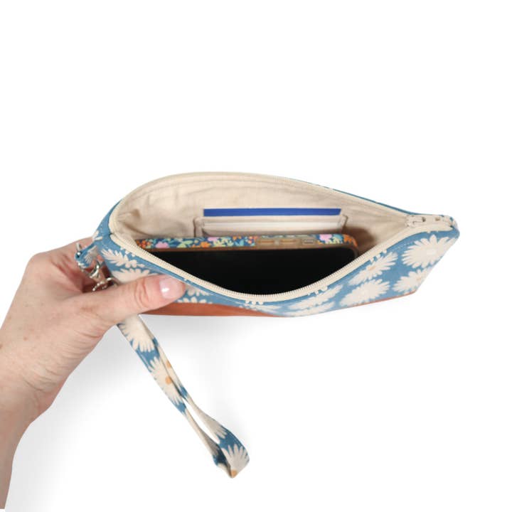 Crosscut Sewing Co. - Wholesale Craft Sewing Kit - Wristlet Sewing Kit - Adult Sewing Kit for Beginners102