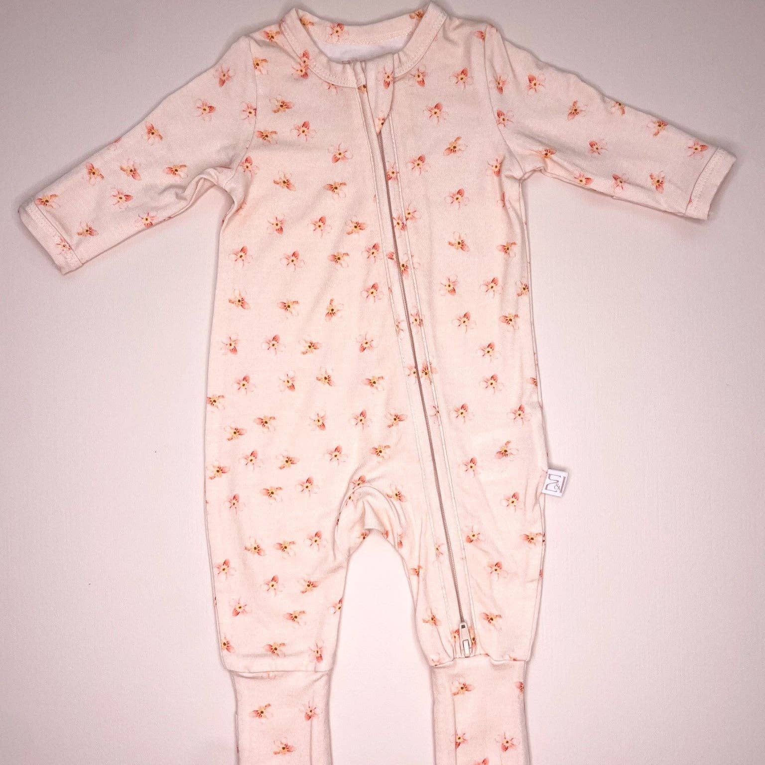 Elke & Indigo – Großhandel Body (mit Füßen) – Baby – Bambus- und Bio-Baumwoll-Florence Baby-Body – Posey6