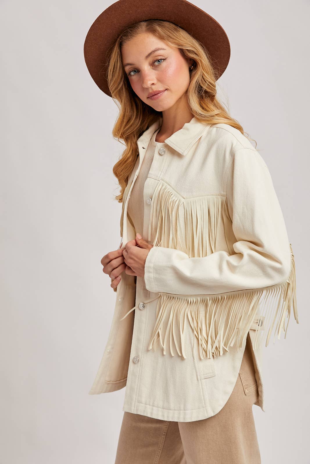 Bluivy - Vendita all'ingrosso Giacca - Donna - Giacca in denim western con frange e bottoni - confezione aperta5