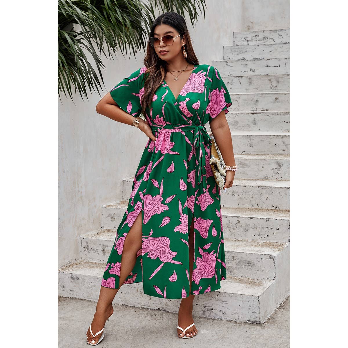 Supreme Fashion – wholesale Klänning - Dam – Plus blommig midiklänning med kort ärm, slits och bälte2