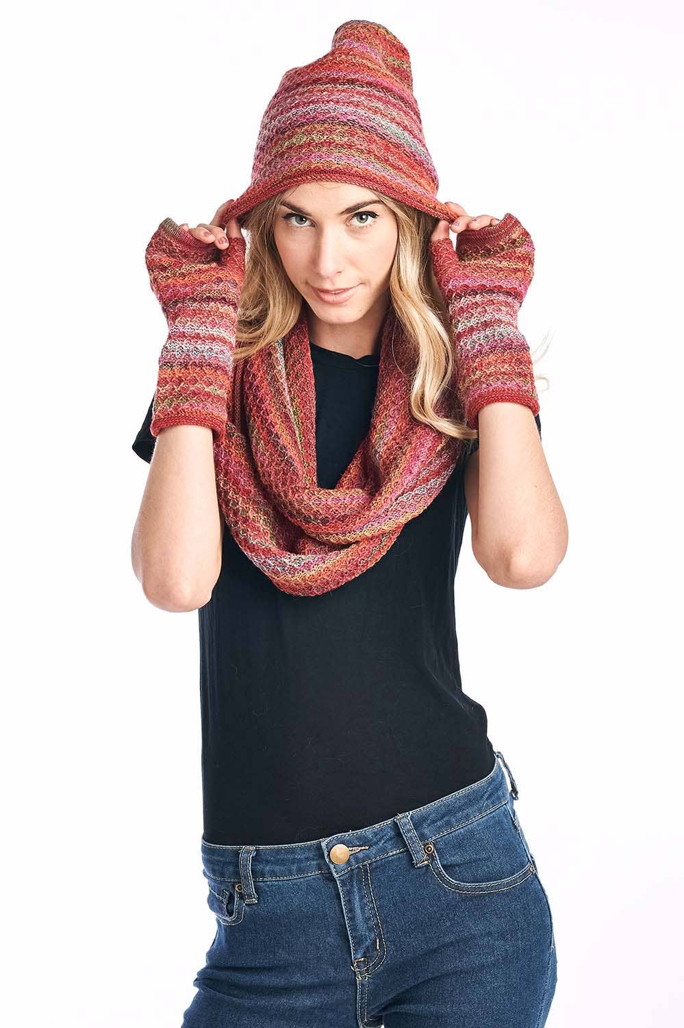 Shupaca Alpaca – wholesale Gloves – Women's – Alpaca Gloves - Printed - Saffron3